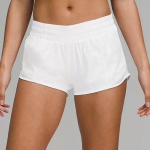 Lululemon 2.5 inch Hotty Hot Shorts (White Size 2)